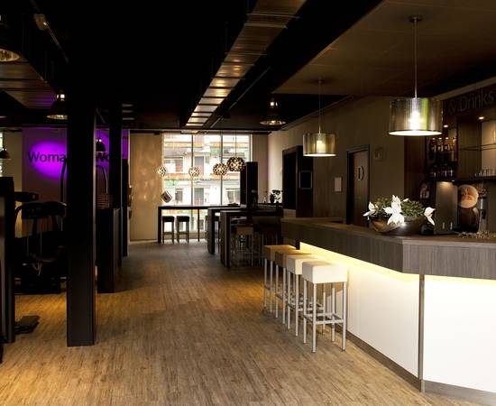 Moderne Bar, Innenausbau